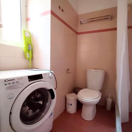 Artemis House * Krokees