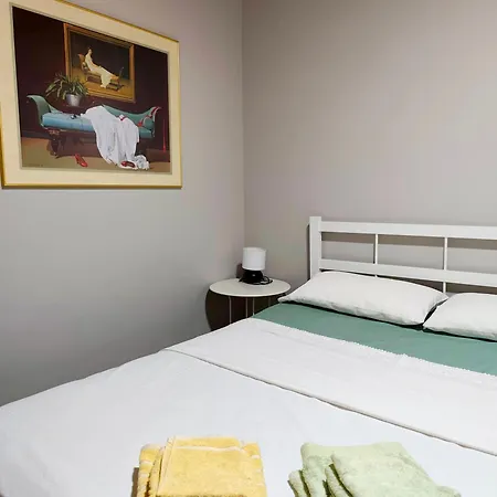 Artemis House Krokees