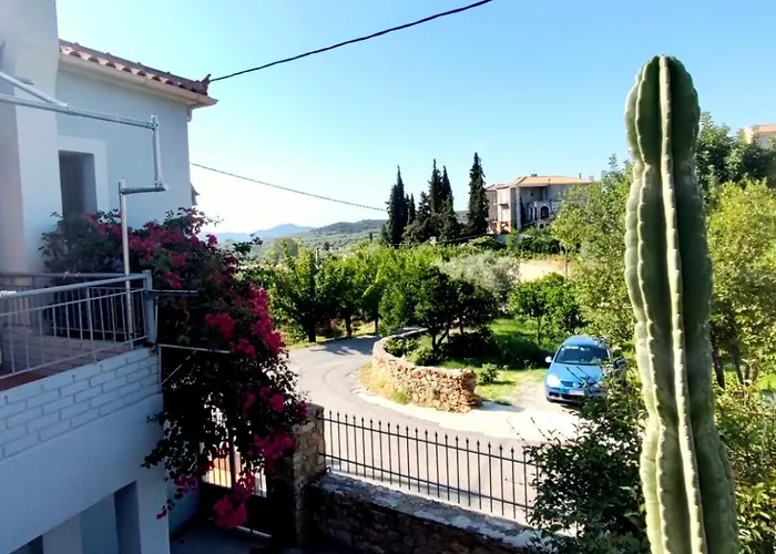 Апартаменты Artemis House *