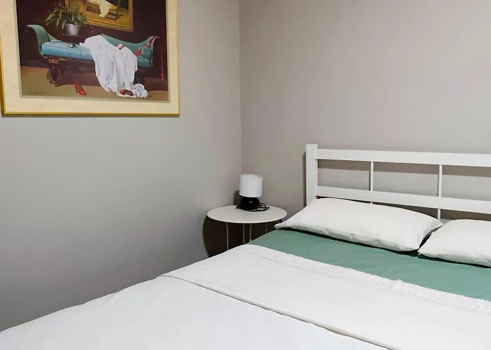 Artemis House Krokees