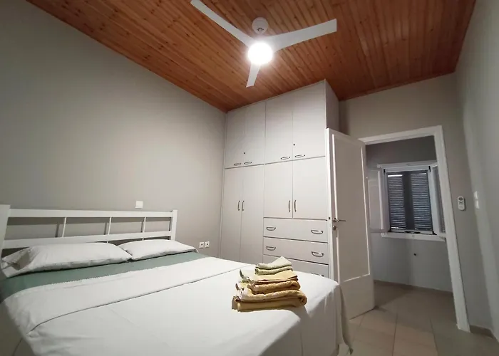 Artemis House Krokees